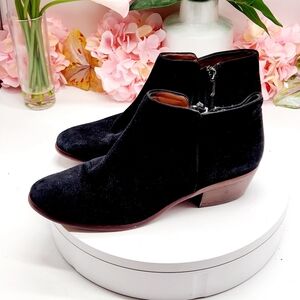 Sam Edelman Size Black Suede Pull On Booties Almond Toe Inner Zip Sz 8